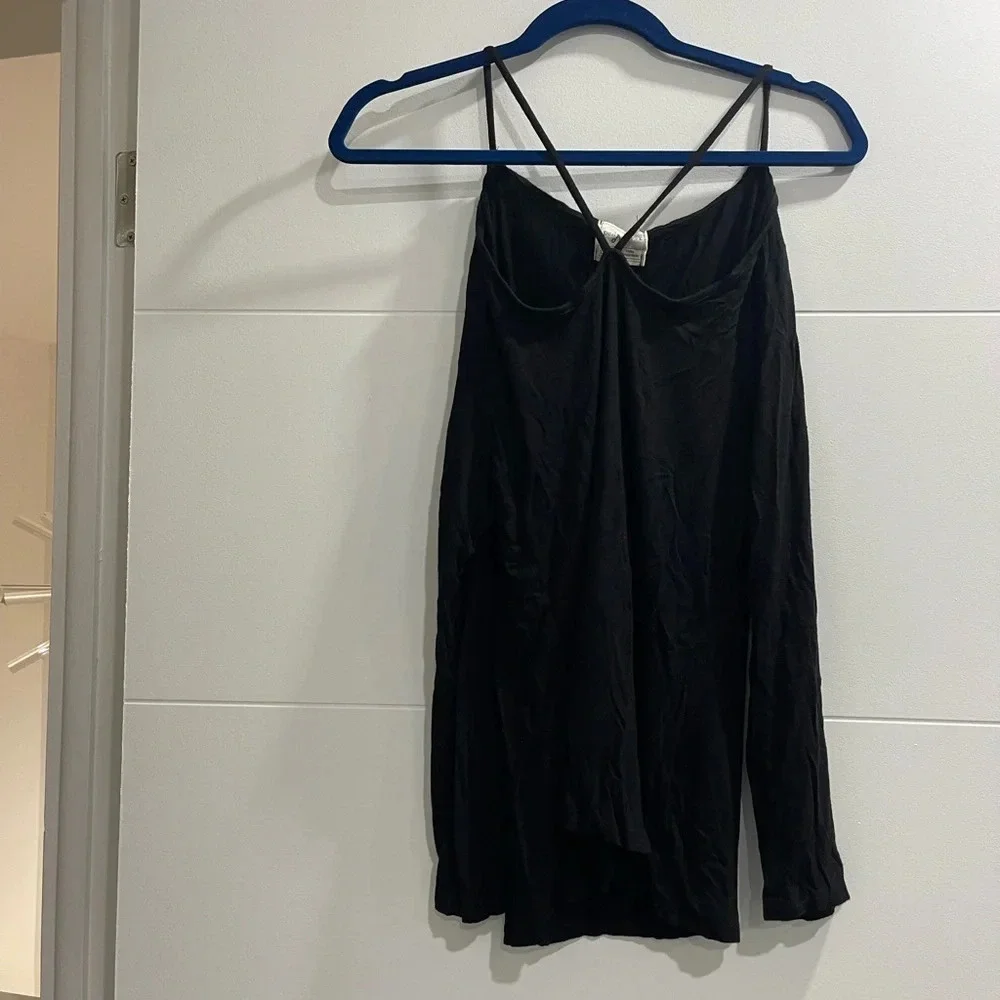 Size large but could fit a medium used one time in black - Picture 1 of 4
